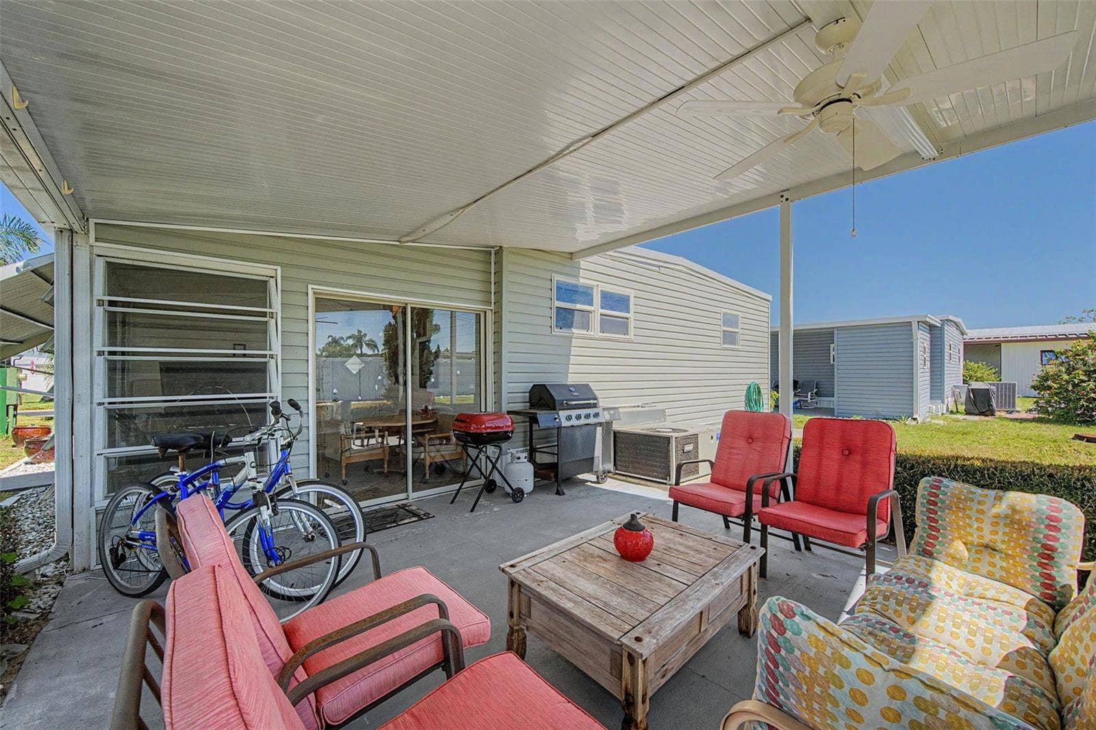 18 DRURY LANE, Tarpon Springs, FL 34689 18 DRURY LANE, Tarpon Springs, FL 34689