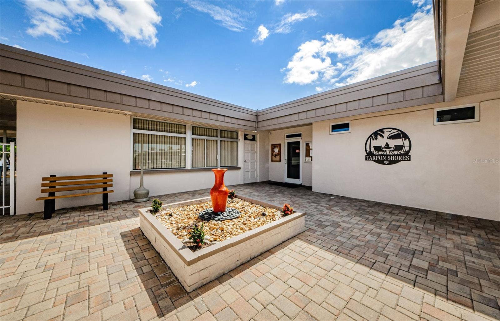 18 DRURY LANE, Tarpon Springs, FL 34689 18 DRURY LANE, Tarpon Springs, FL 34689