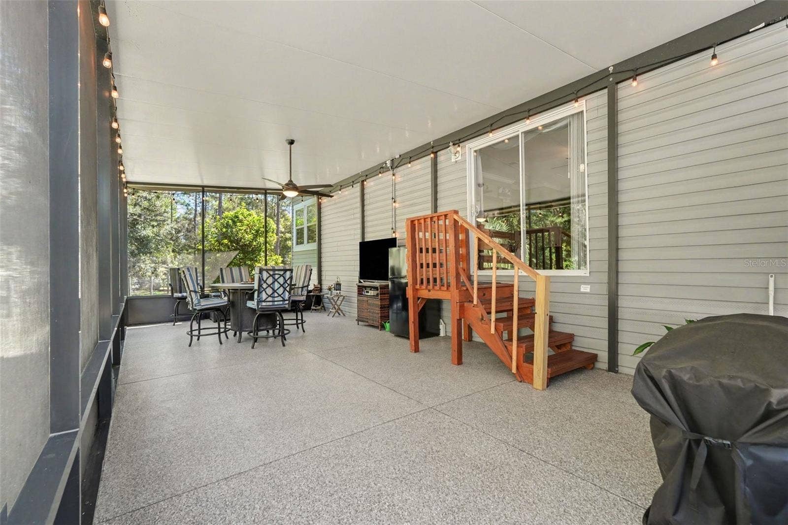 Screened covered patio