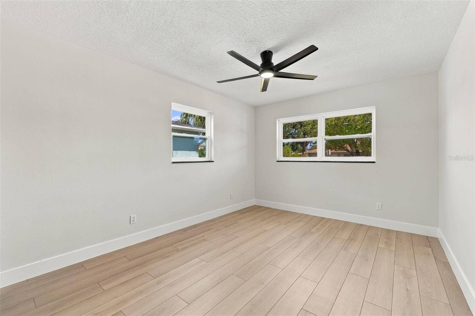 5550 21ST AVE N, St Petersburg, FL 33710 5550 21ST AVE N, St Petersburg, FL 33710