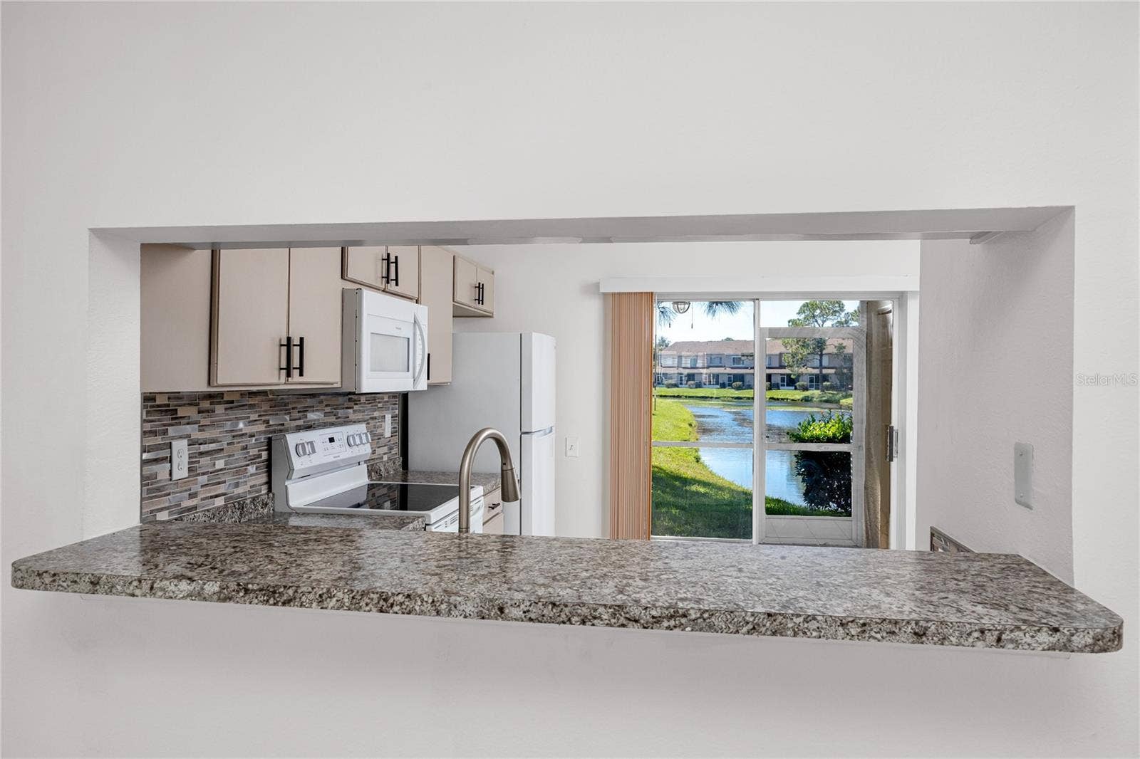 6229 BAYSIDE KEY DRIVE, Tampa, FL 33615 Breakfast Bar -6229 Bayside Key Dr, Tampa, FL 33615