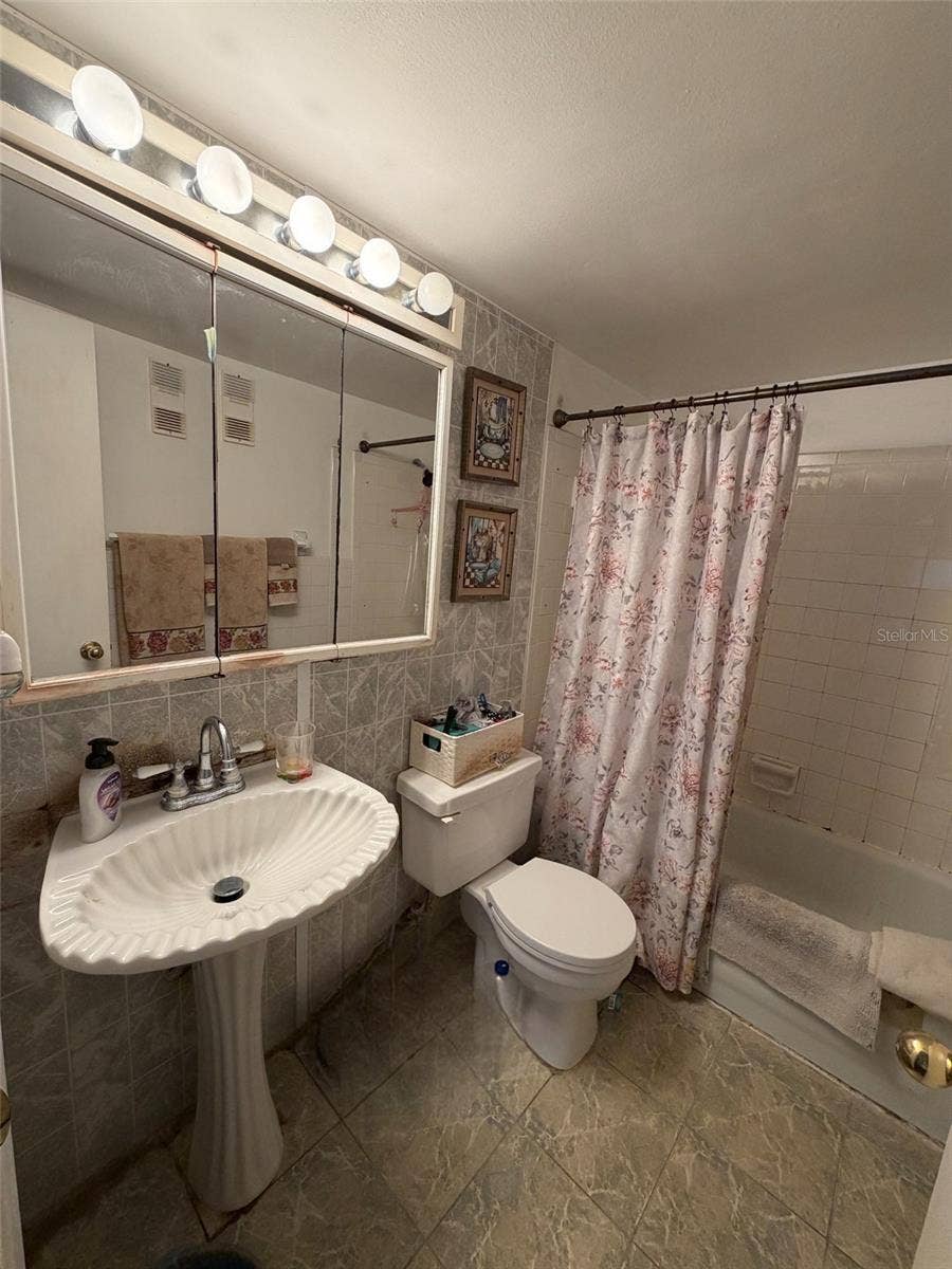 1524 LAKEVIEW ROAD, #304, Clearwater, FL 33756 1524 LAKEVIEW ROAD, #304, Clearwater, FL 33756