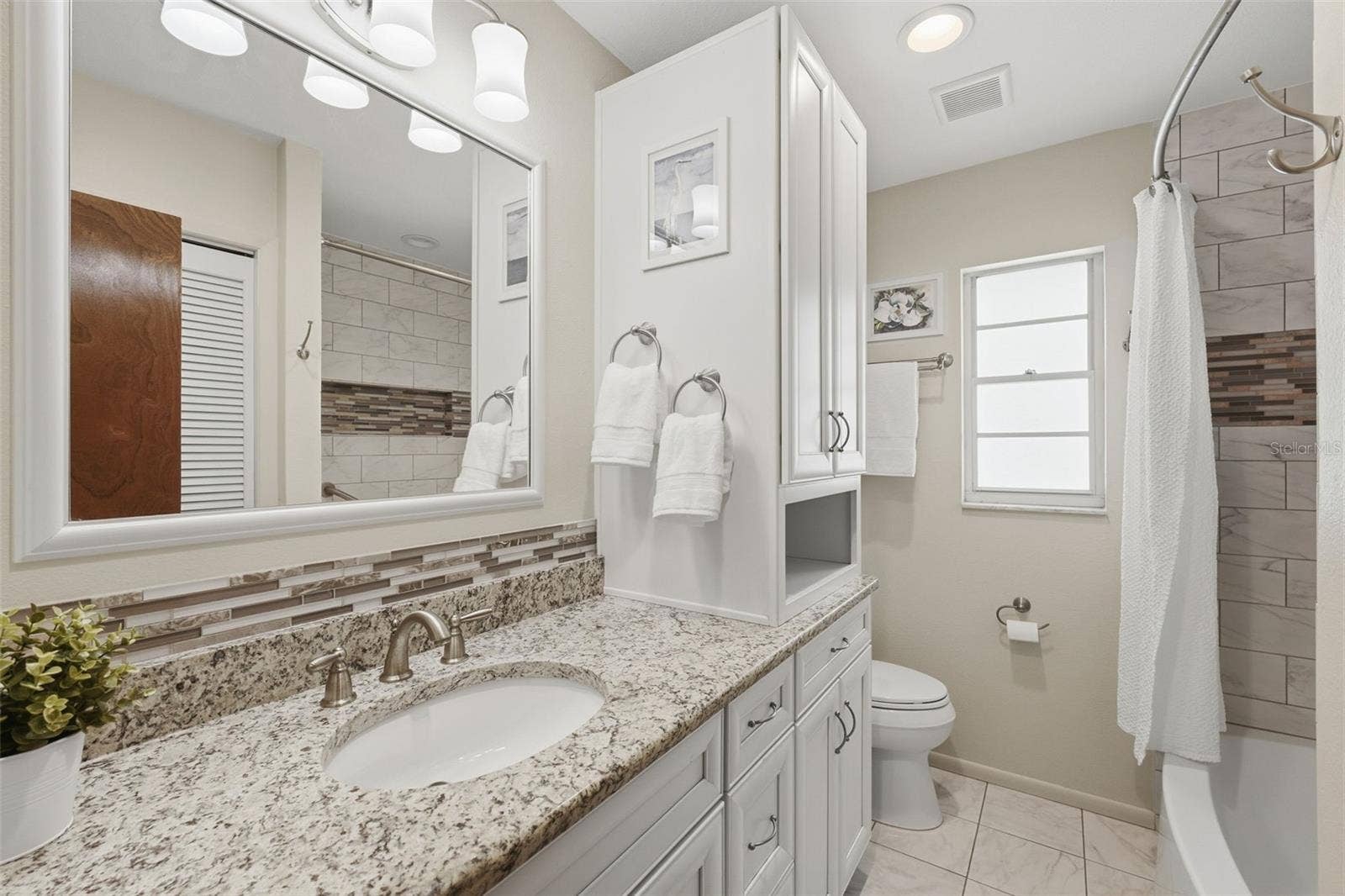 2nd Bathroom on 2nd Level