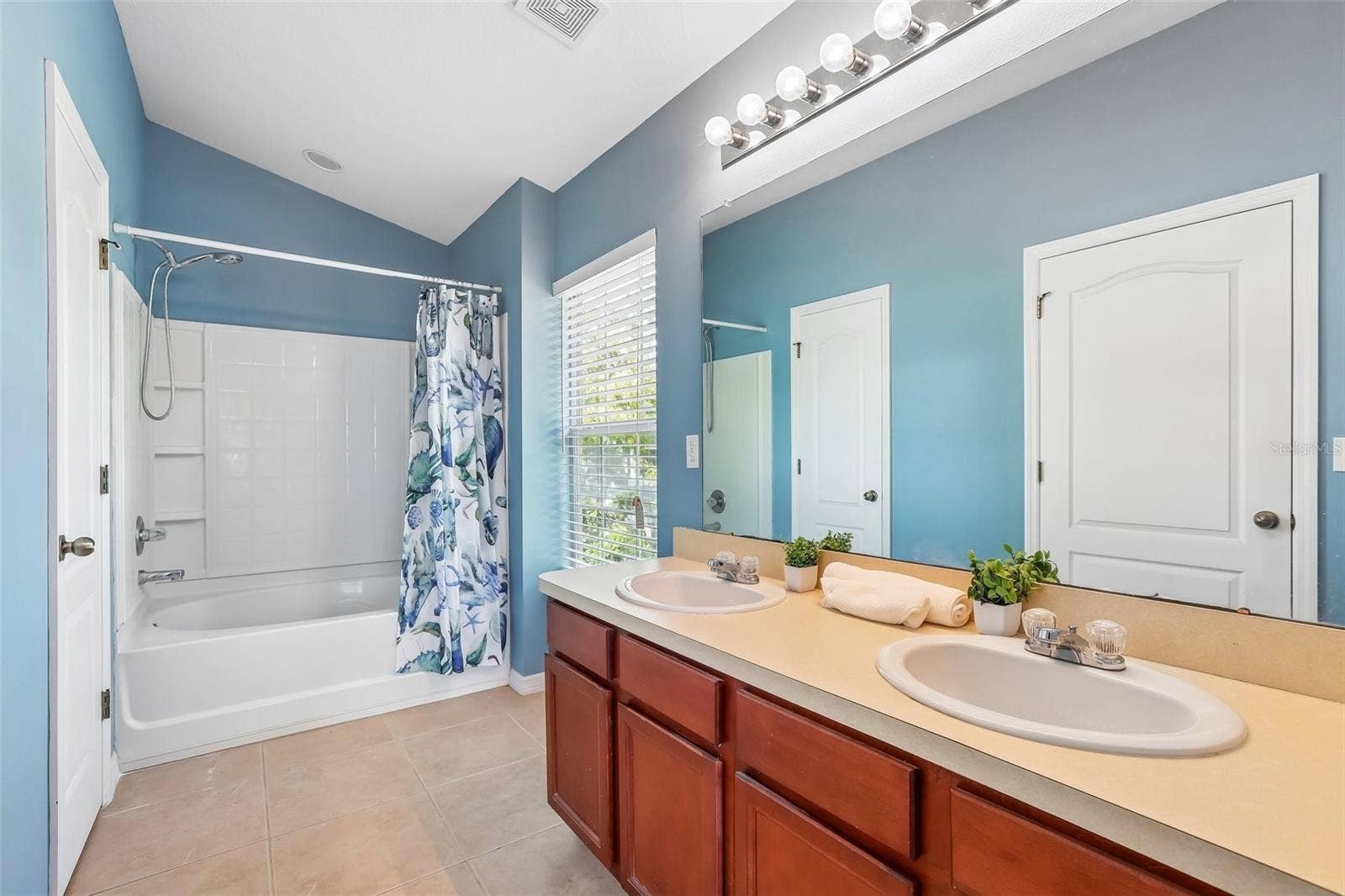 7703 RED MILL CIRCLE, New Port Richey, FL 34653 7703 RED MILL CIRCLE, New Port Richey, FL 34653