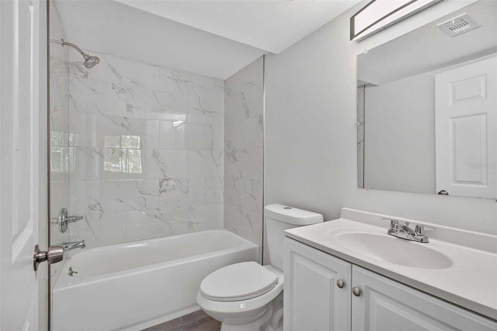 876 116TH AVENUE N, #103, St Petersburg, FL 33716 Primary bath