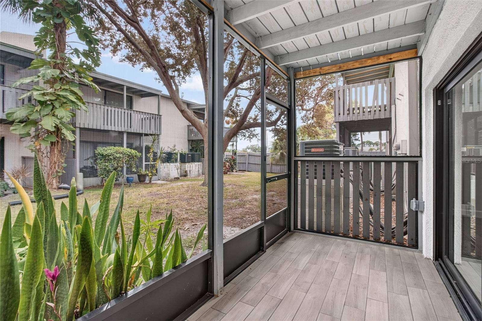 876 116TH AVENUE N, #103, St Petersburg, FL 33716 Screened patio