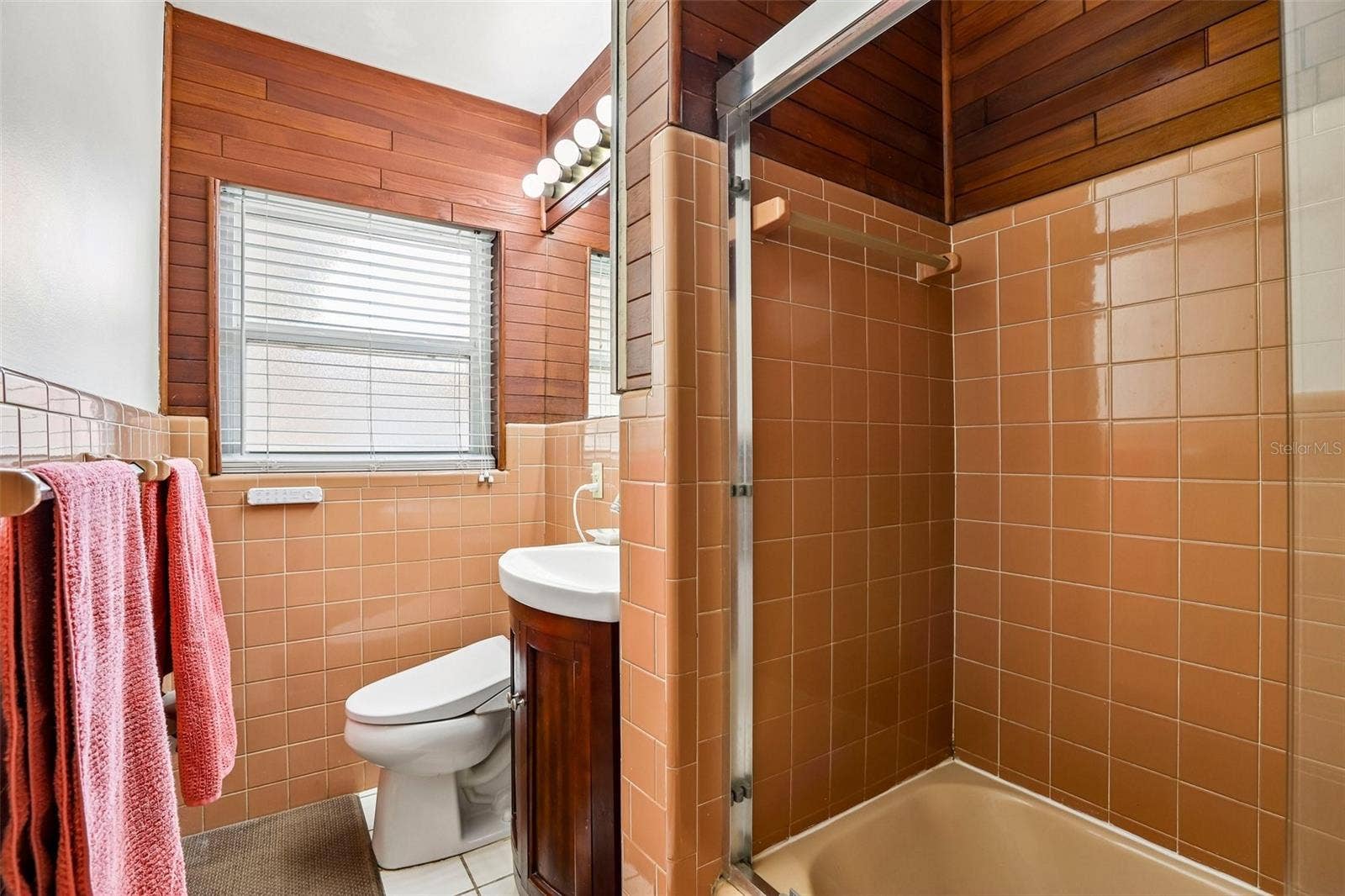 398 COLONY POINT ROAD S, St Petersburg, FL 33705 398 COLONY POINT ROAD S, St Petersburg, FL 33705