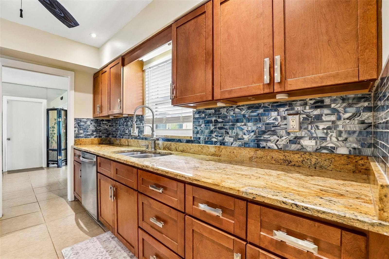 398 COLONY POINT ROAD S, St Petersburg, FL 33705 398 COLONY POINT ROAD S, St Petersburg, FL 33705
