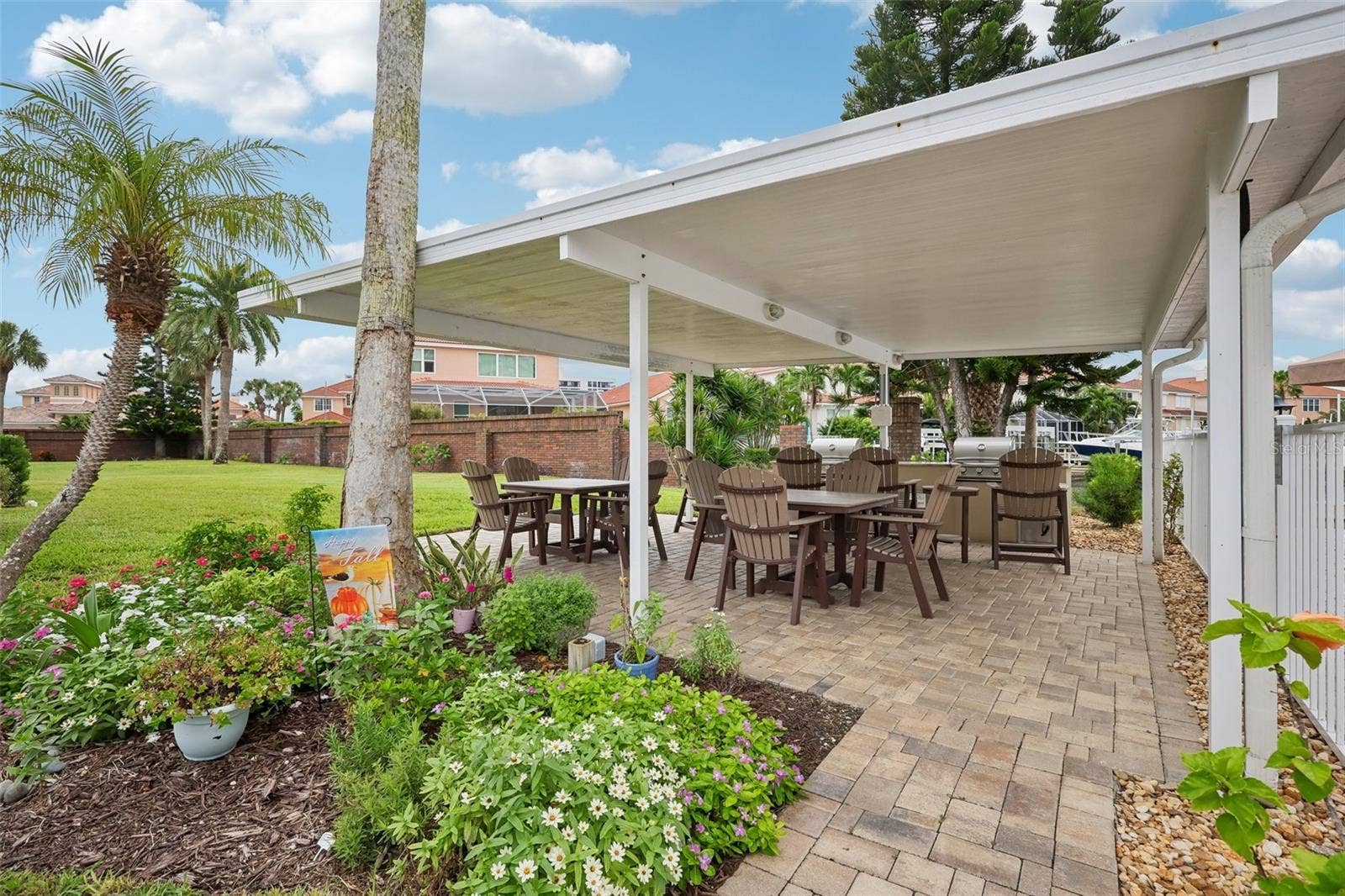Picnic/grill area