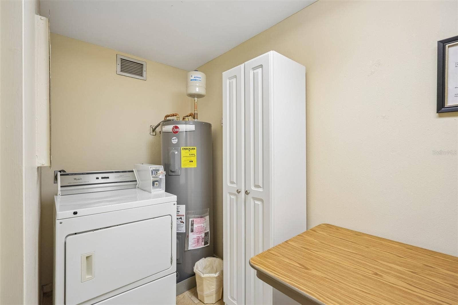 16th Floor laundry