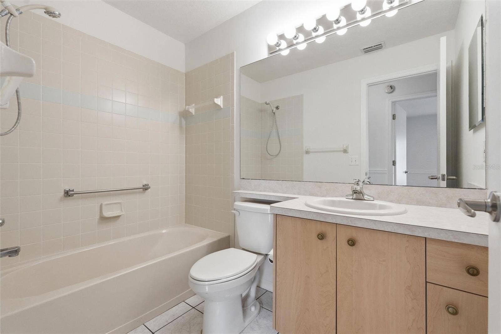 1444 CANBERLEY COURT, New Port Richey, FL 34655 Second Bath
