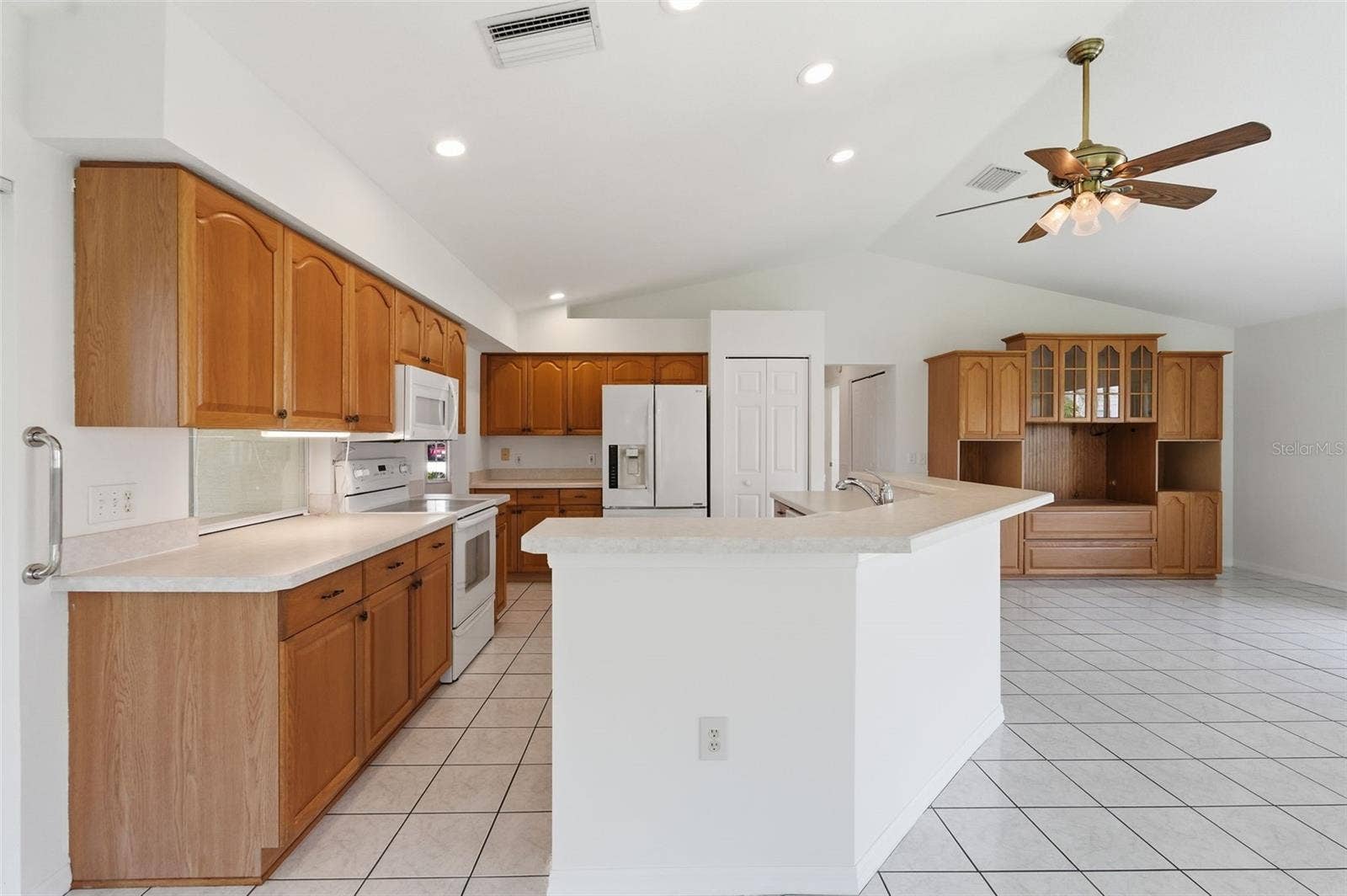 1444 CANBERLEY COURT, New Port Richey, FL 34655 Kitchen / Family room