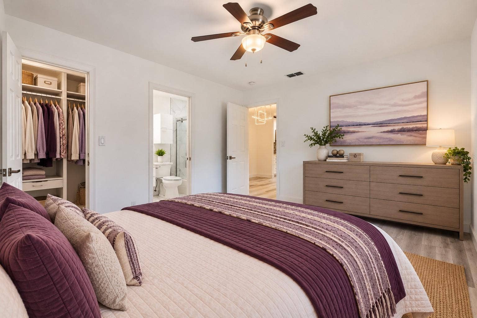 1400 GANDY BOULEVARD N, #1213, St Petersburg, FL 33702 Virtually staged