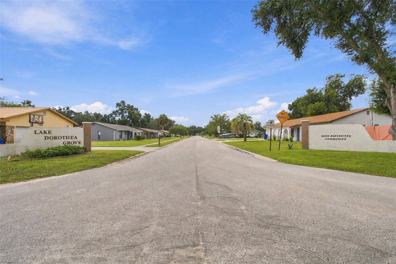 8410 ANGELA COURT, Zephyrhills, FL 33541 8410 ANGELA COURT, Zephyrhills, FL 33541