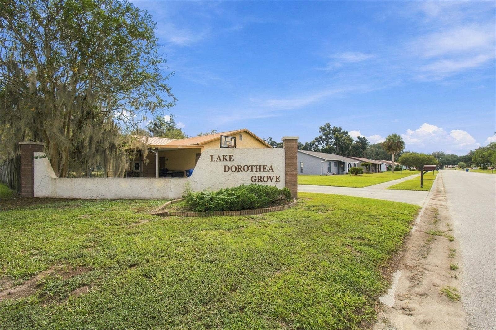 8410 ANGELA COURT, Zephyrhills, FL 33541 8410 ANGELA COURT, Zephyrhills, FL 33541