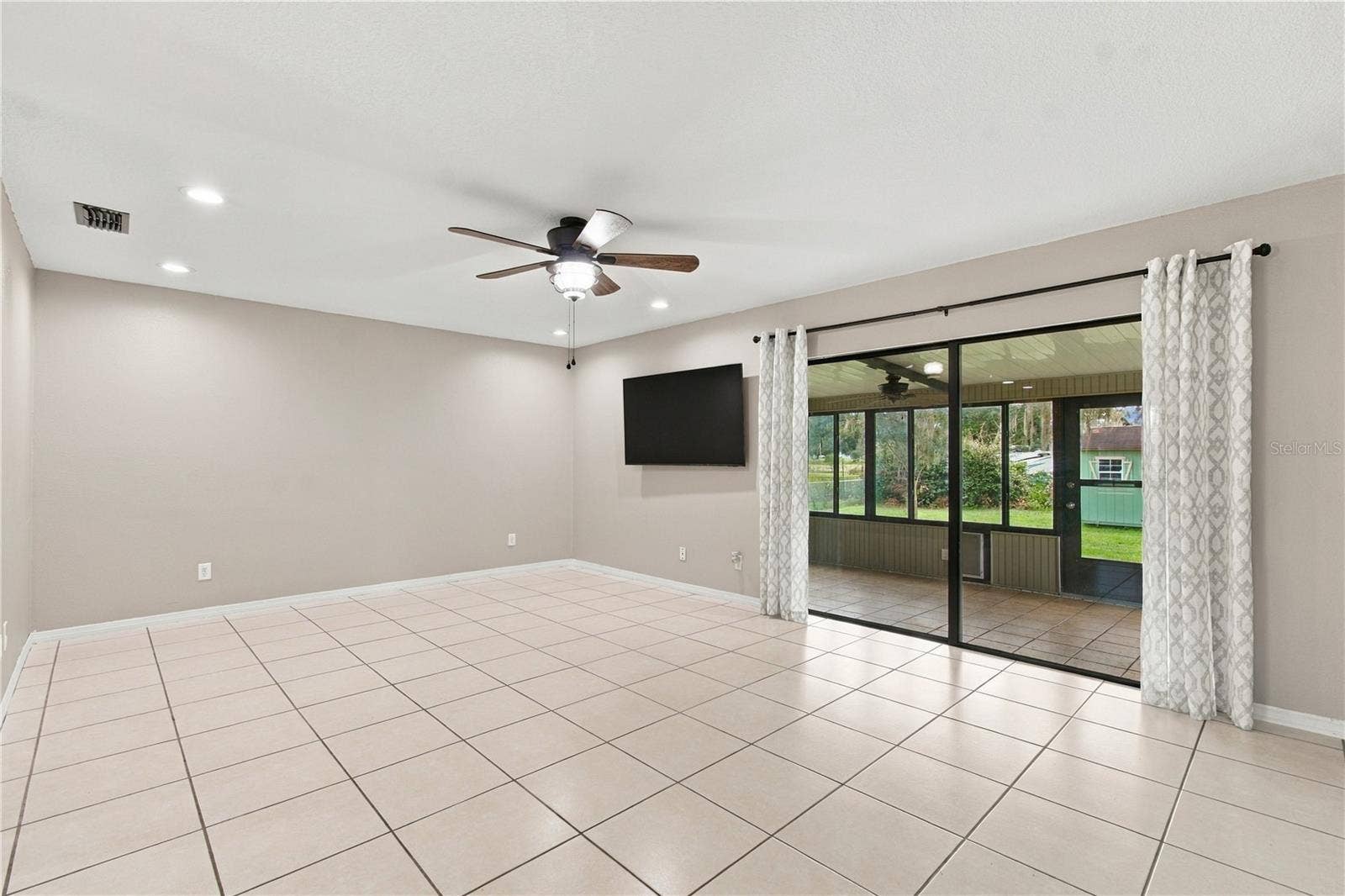 8410 ANGELA COURT, Zephyrhills, FL 33541 8410 ANGELA COURT, Zephyrhills, FL 33541