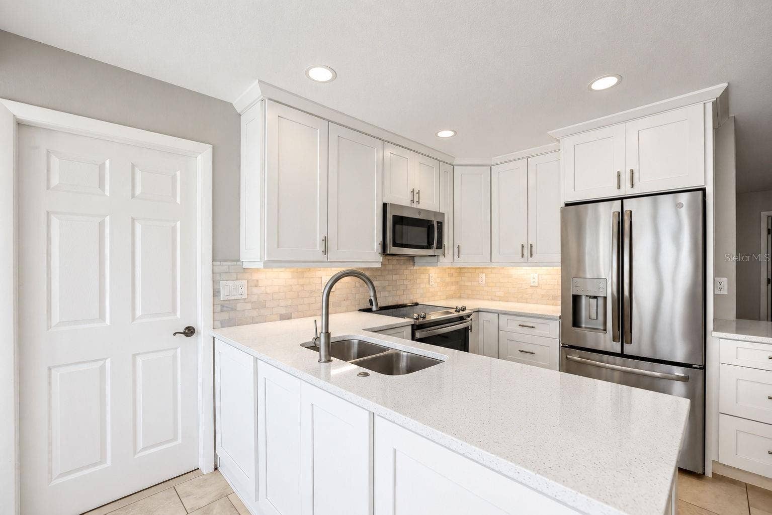 913 SUTTON PLACE, Palm Harbor, FL 34684 913 SUTTON PLACE, Palm Harbor, FL 34684