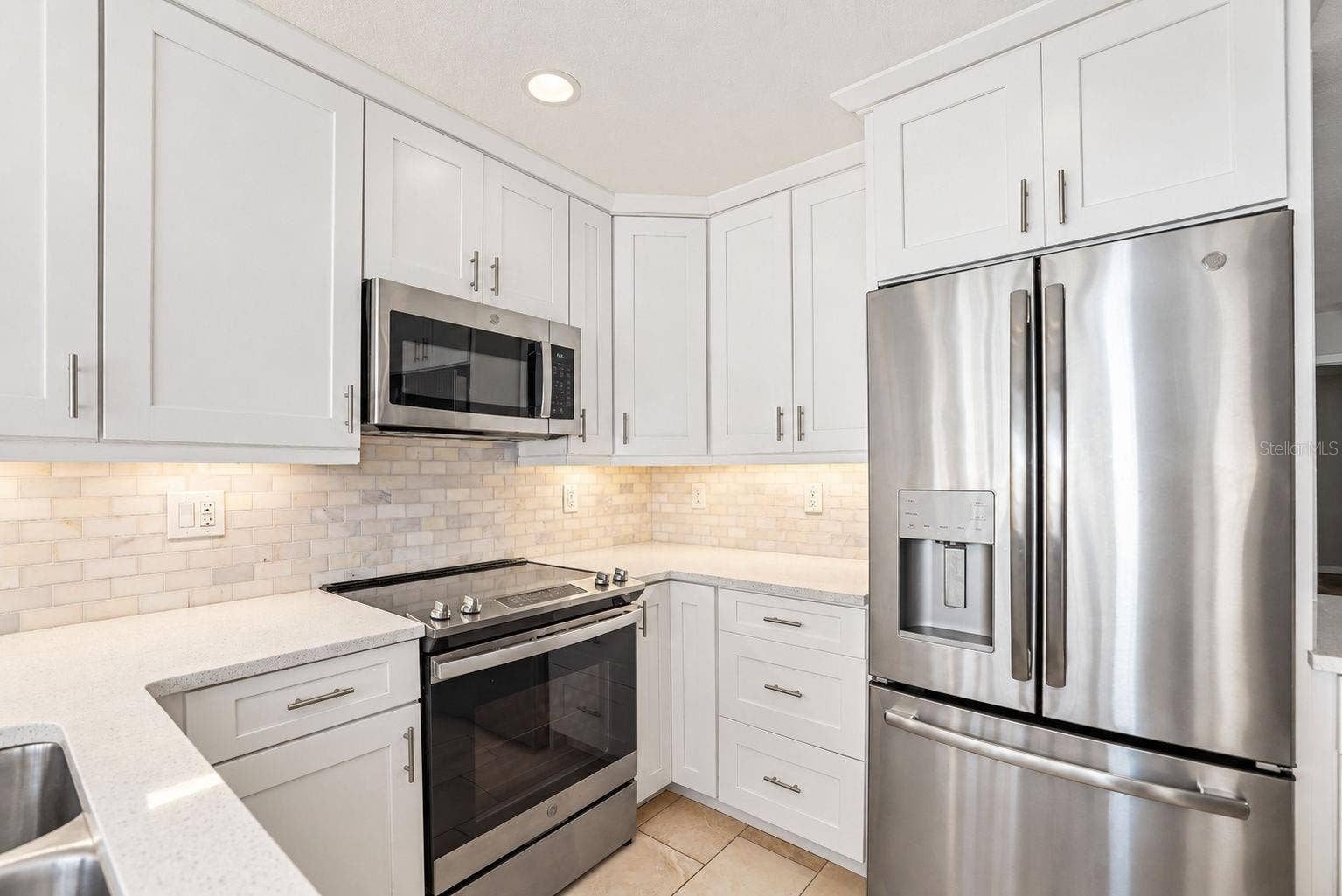 913 SUTTON PLACE, Palm Harbor, FL 34684 913 SUTTON PLACE, Palm Harbor, FL 34684
