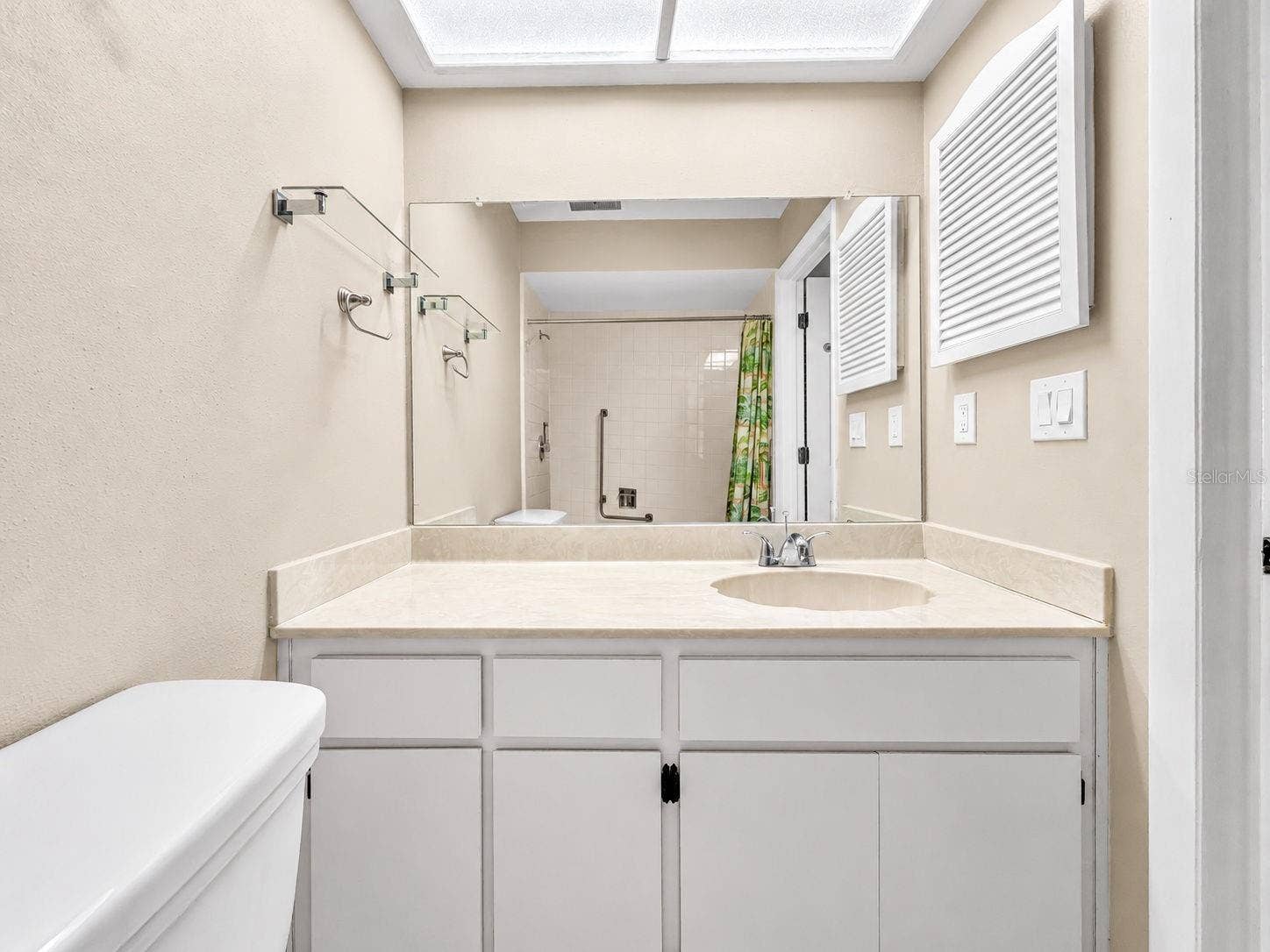 913 SUTTON PLACE, Palm Harbor, FL 34684 913 SUTTON PLACE, Palm Harbor, FL 34684
