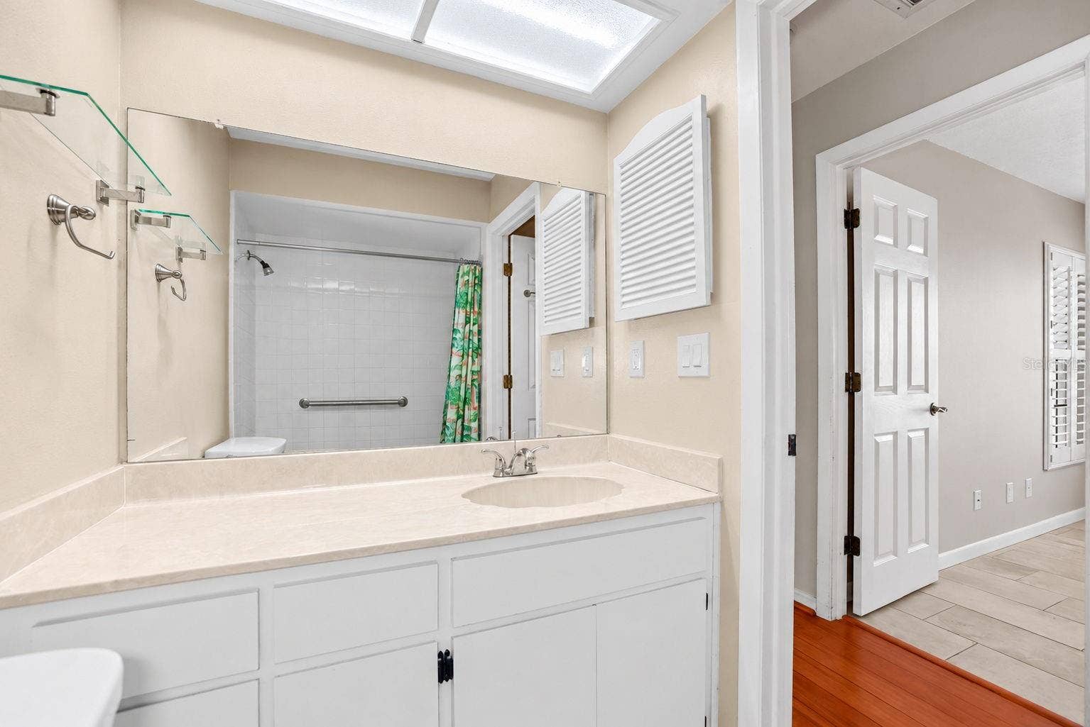 913 SUTTON PLACE, Palm Harbor, FL 34684 913 SUTTON PLACE, Palm Harbor, FL 34684