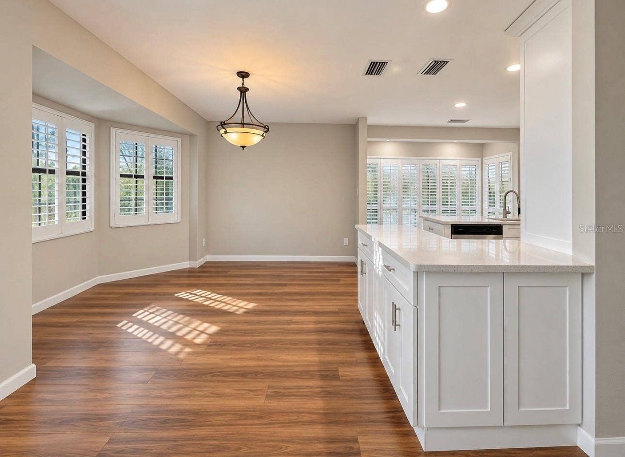 913 SUTTON PLACE, Palm Harbor, FL 34684 913 SUTTON PLACE, Palm Harbor, FL 34684