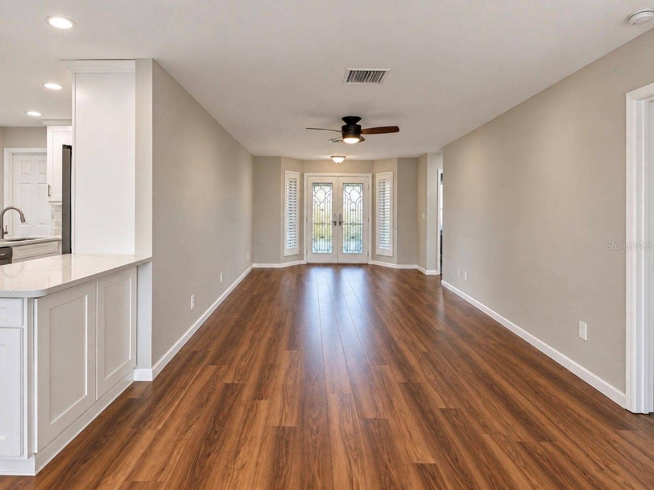913 SUTTON PLACE, Palm Harbor, FL 34684 913 SUTTON PLACE, Palm Harbor, FL 34684