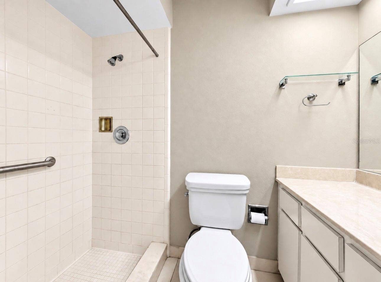 913 SUTTON PLACE, Palm Harbor, FL 34684 913 SUTTON PLACE, Palm Harbor, FL 34684