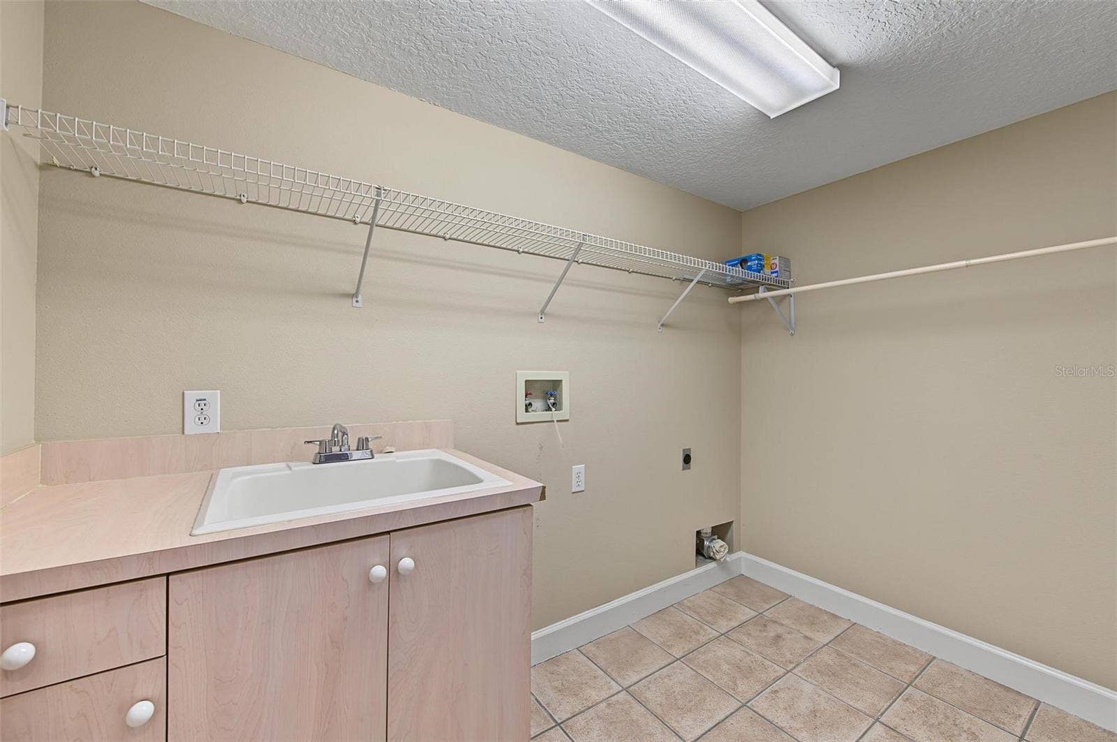 1626 LAGO VISTA BOULEVARD, Palm Harbor, FL 34685 1626 LAGO VISTA BOULEVARD, Palm Harbor, FL 34685