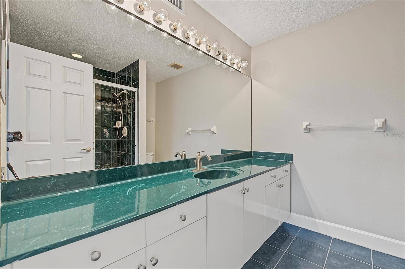 1626 LAGO VISTA BOULEVARD, Palm Harbor, FL 34685 1626 LAGO VISTA BOULEVARD, Palm Harbor, FL 34685
