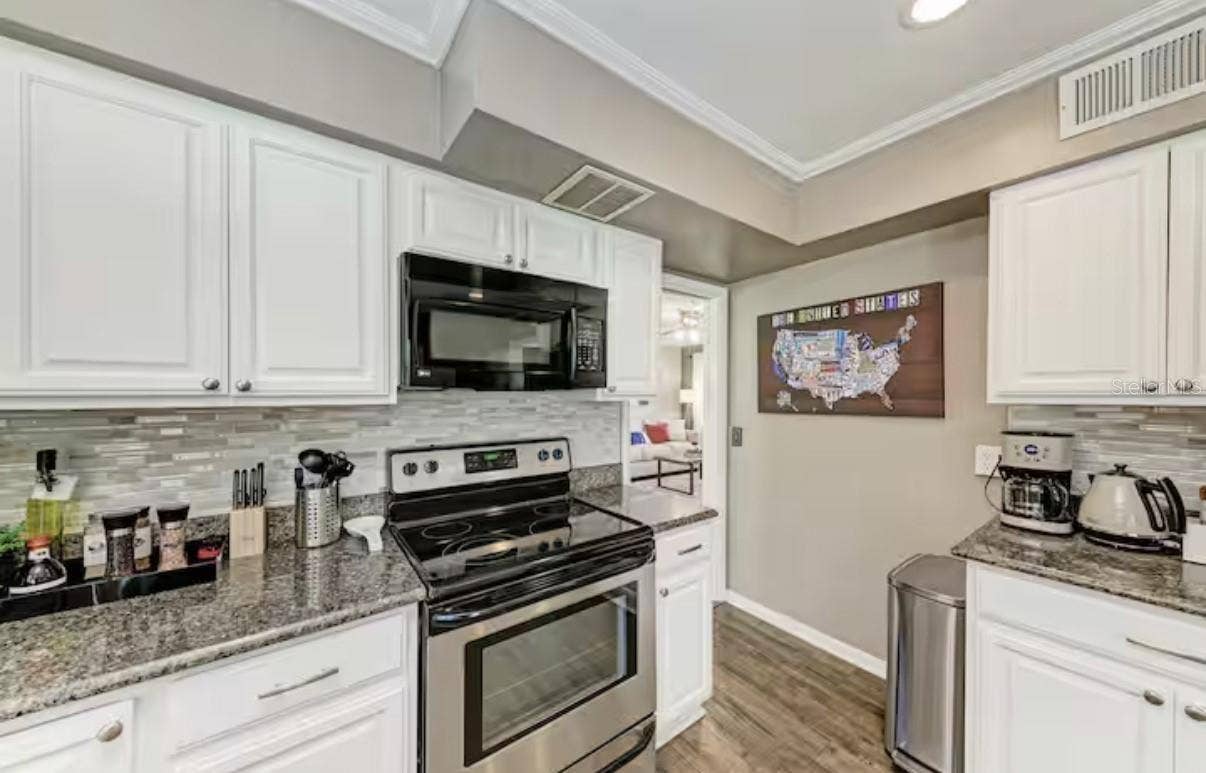2608 OAKWOOD DRIVE, Largo, FL 33771 2608 OAKWOOD DRIVE, Largo, FL 33771