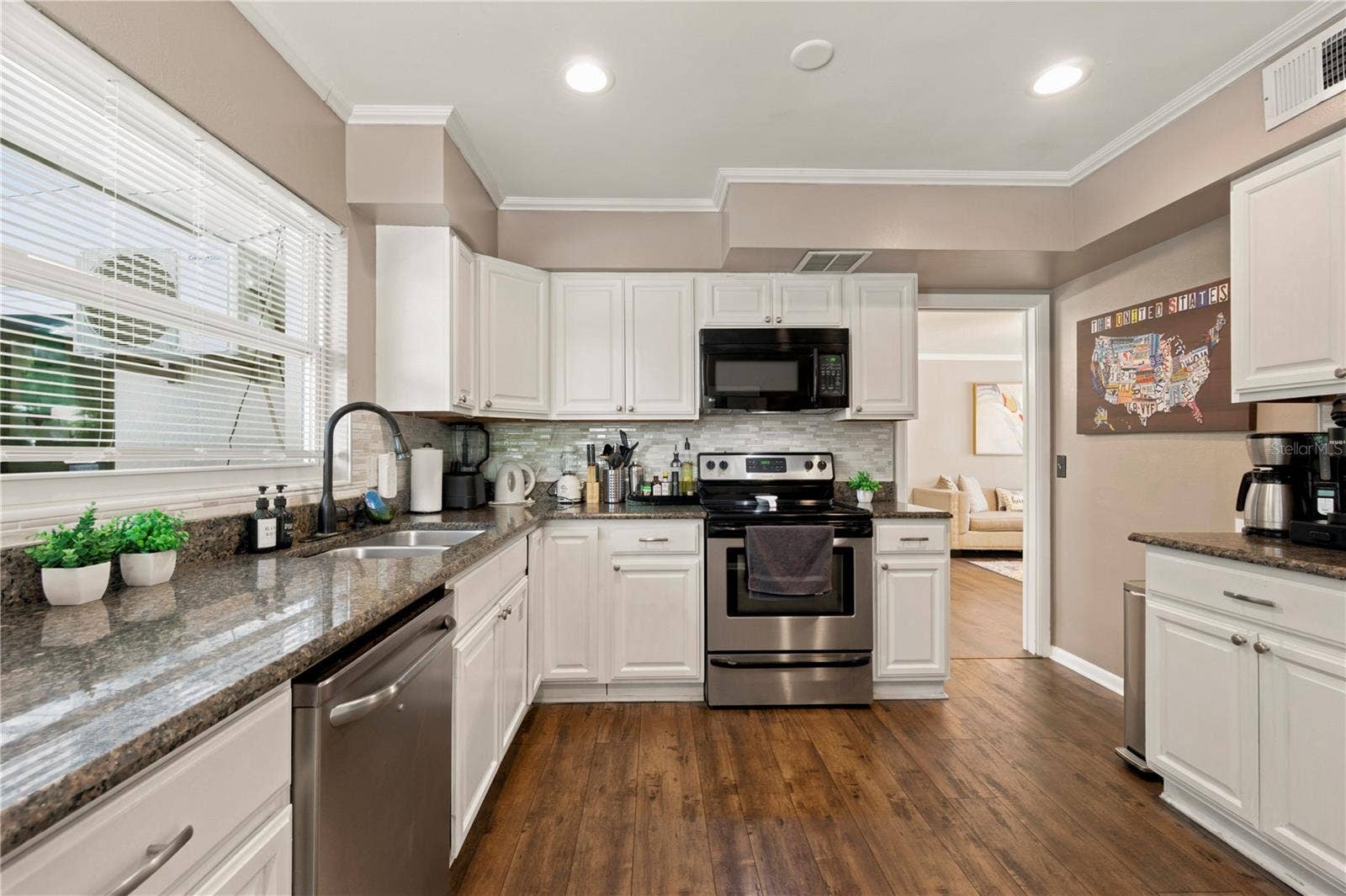 2608 OAKWOOD DRIVE, Largo, FL 33771 2608 OAKWOOD DRIVE, Largo, FL 33771