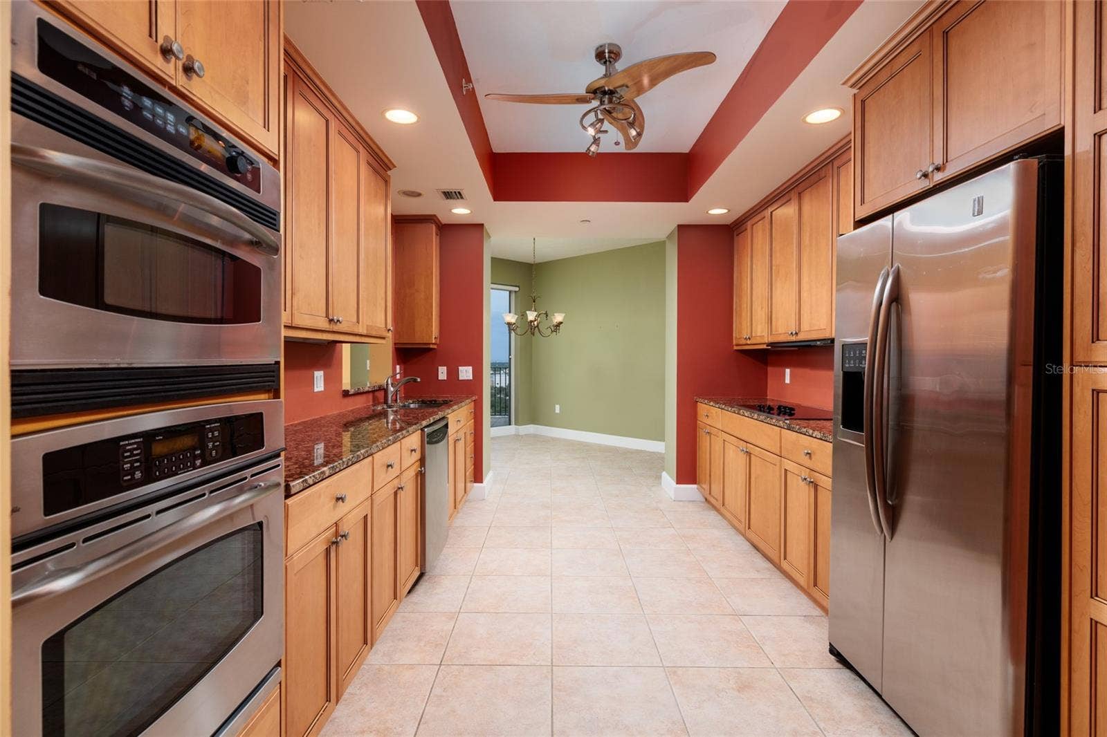 Kitchen/Breakfast Nook