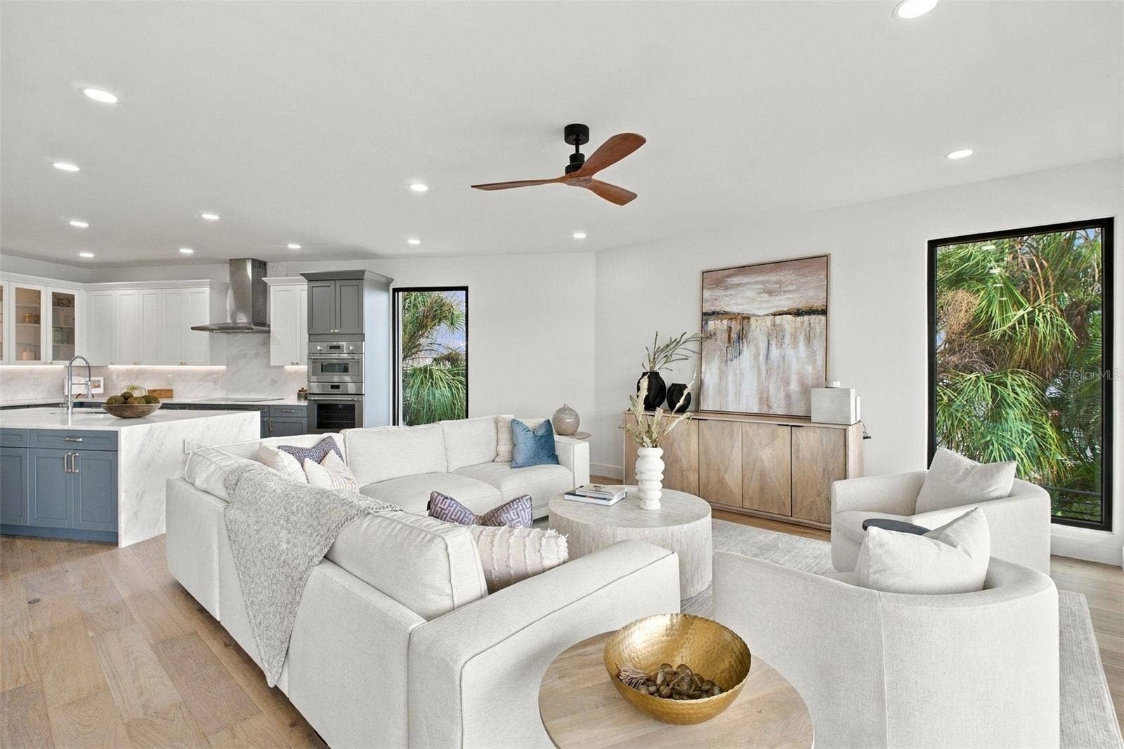 7176 S SHORE DRIVE S, South Pasadena, FL 33707