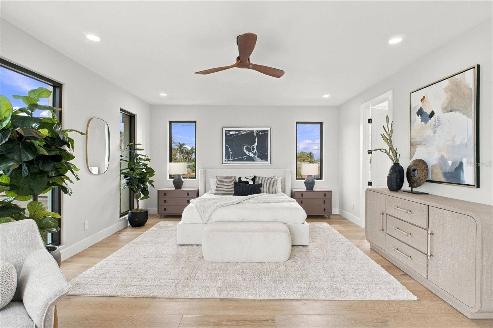 7176 S SHORE DRIVE S, South Pasadena, FL 33707