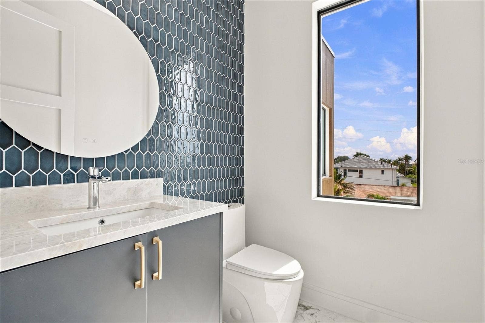 7176 S SHORE DRIVE S, South Pasadena, FL 33707