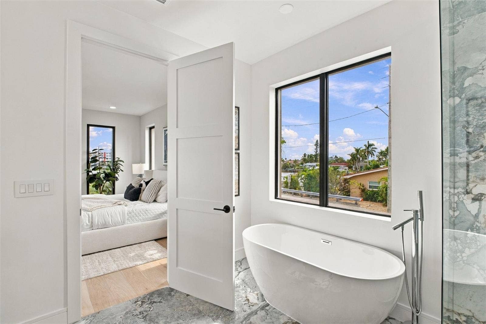 7176 S SHORE DRIVE S, South Pasadena, FL 33707