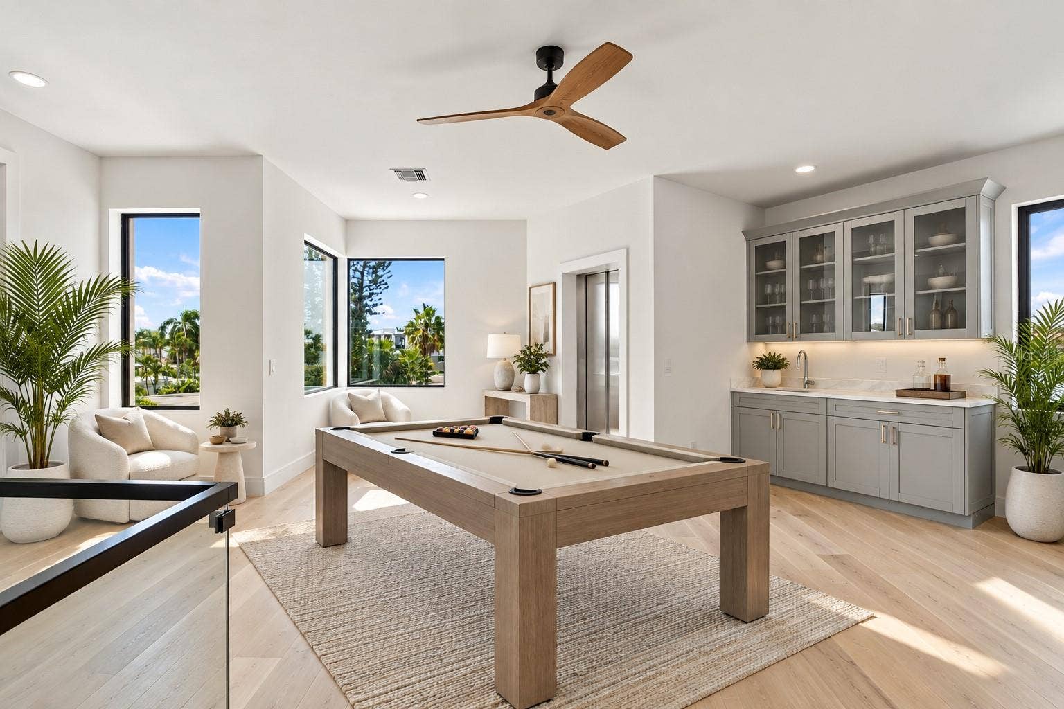 7176 S SHORE DRIVE S, South Pasadena, FL 33707