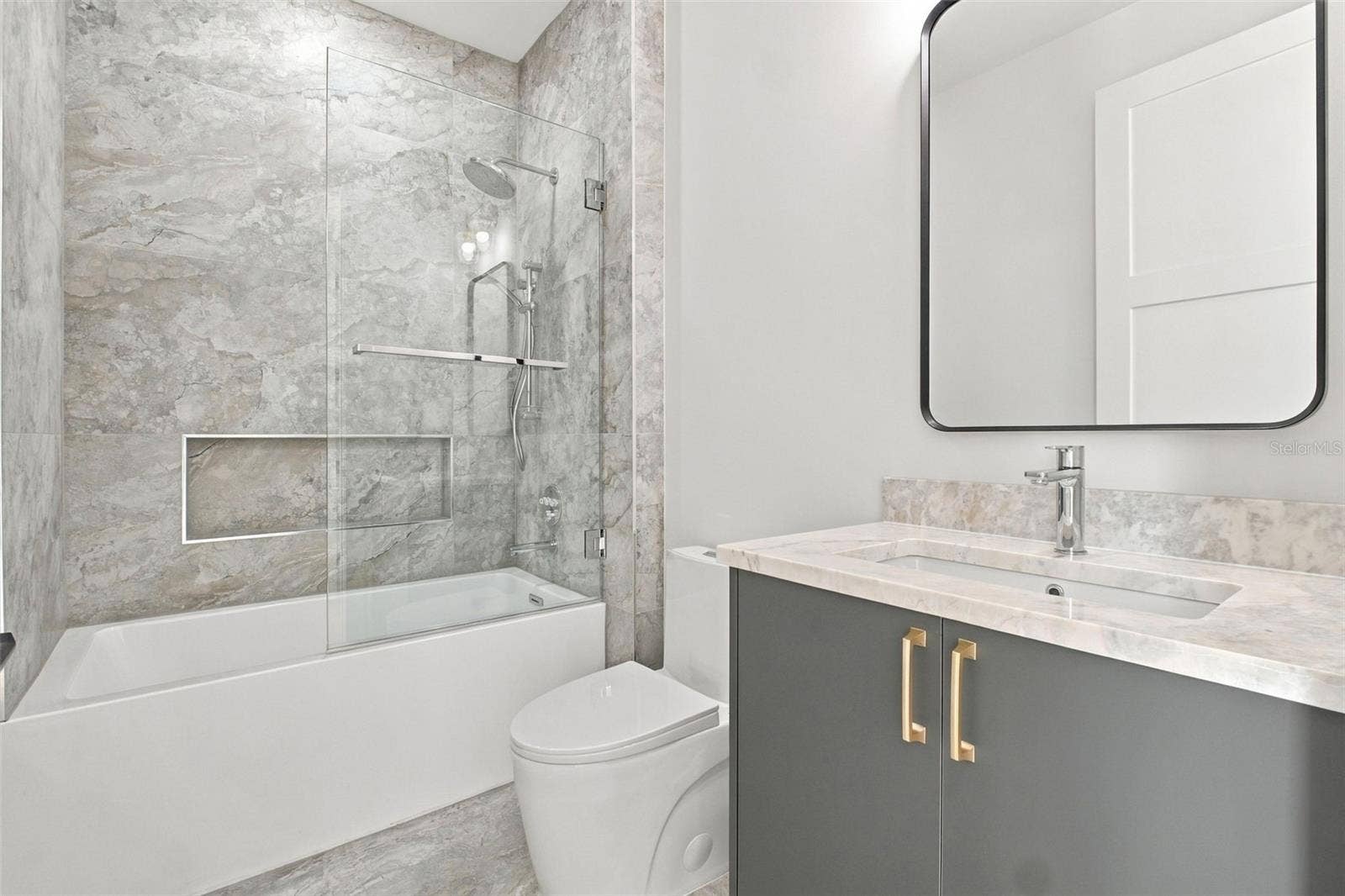 7176 S SHORE DRIVE S, South Pasadena, FL 33707