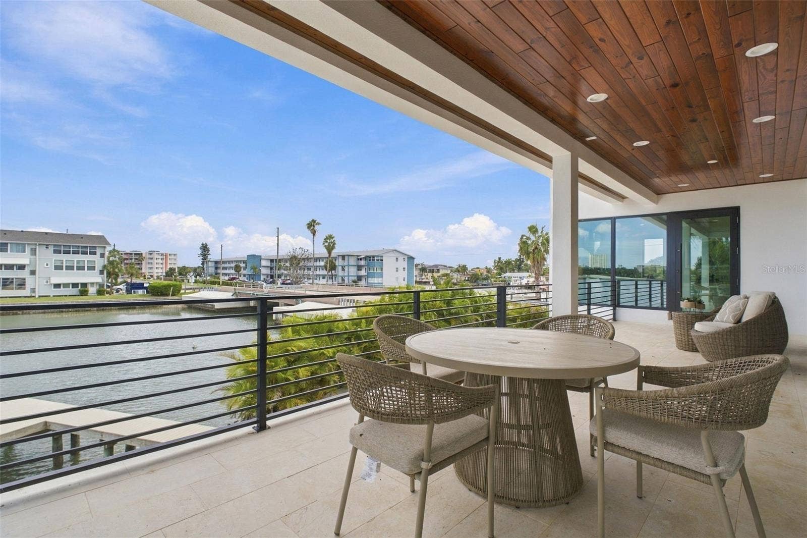7176 S SHORE DRIVE S, South Pasadena, FL 33707