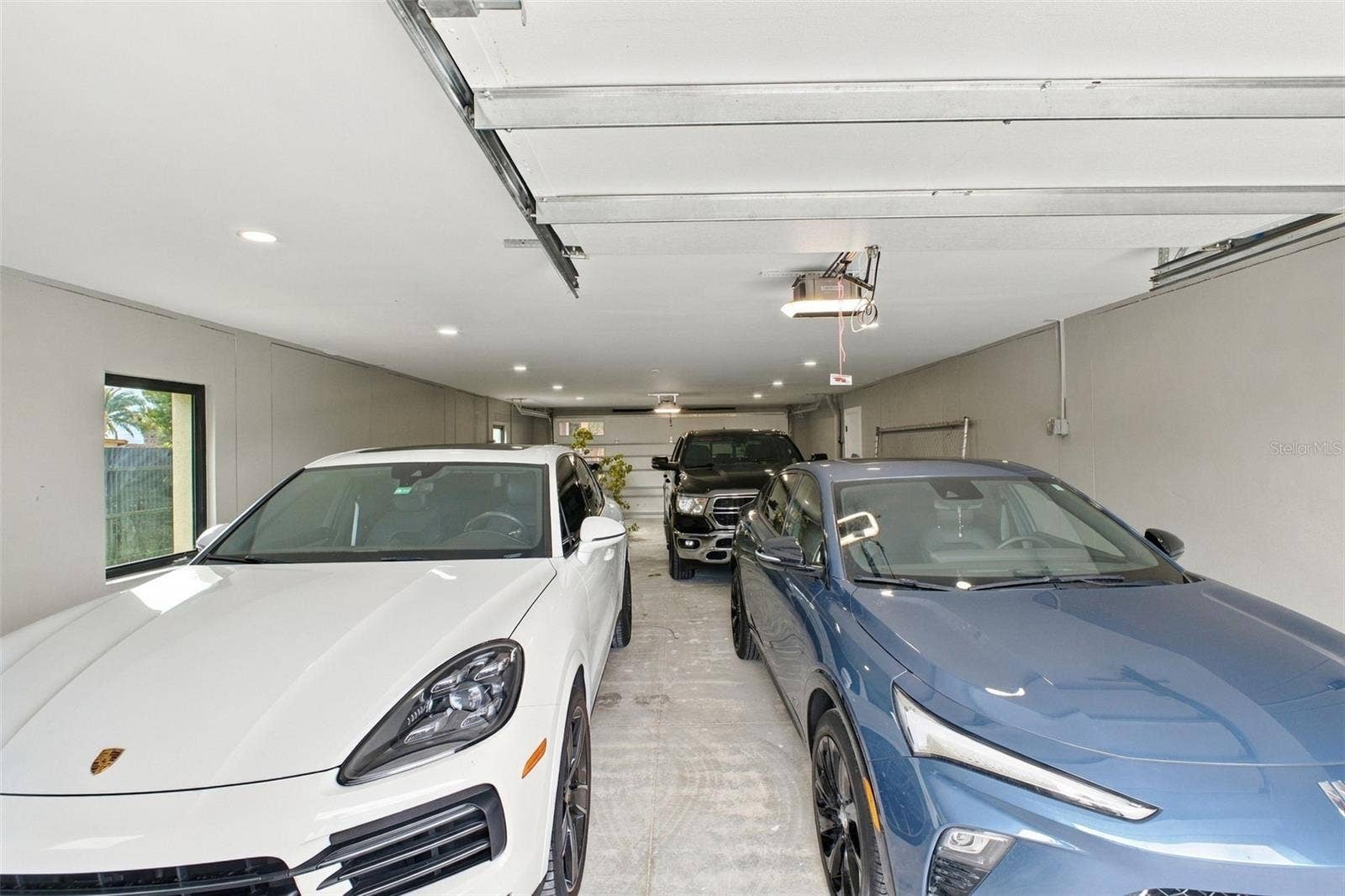 7176 S SHORE DRIVE S, South Pasadena, FL 33707