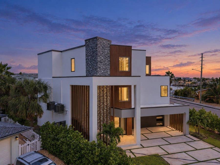 Property photo for 7176 S SHORE DRIVE S, South Pasadena, FL