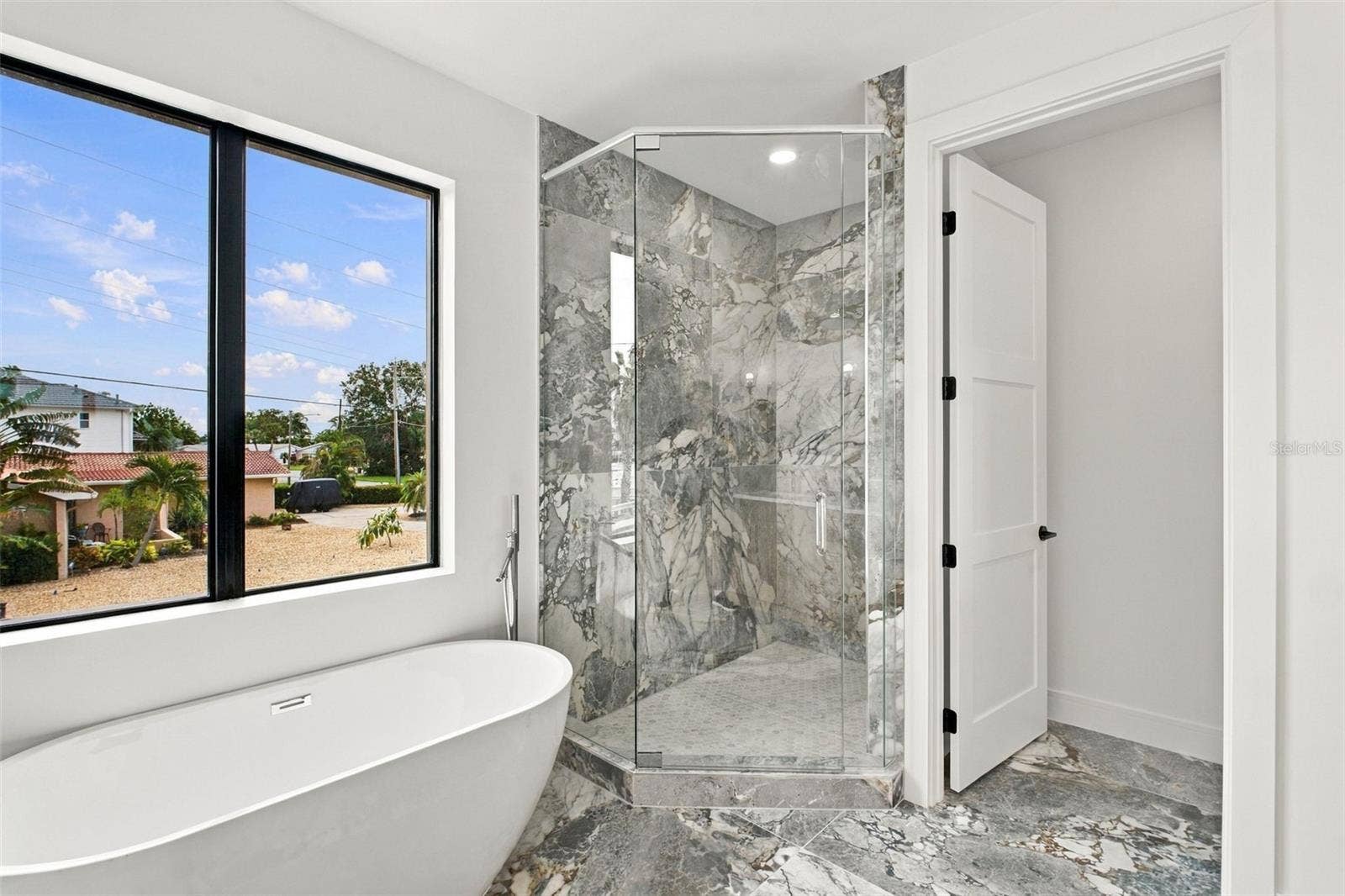 7176 S SHORE DRIVE S, South Pasadena, FL 33707