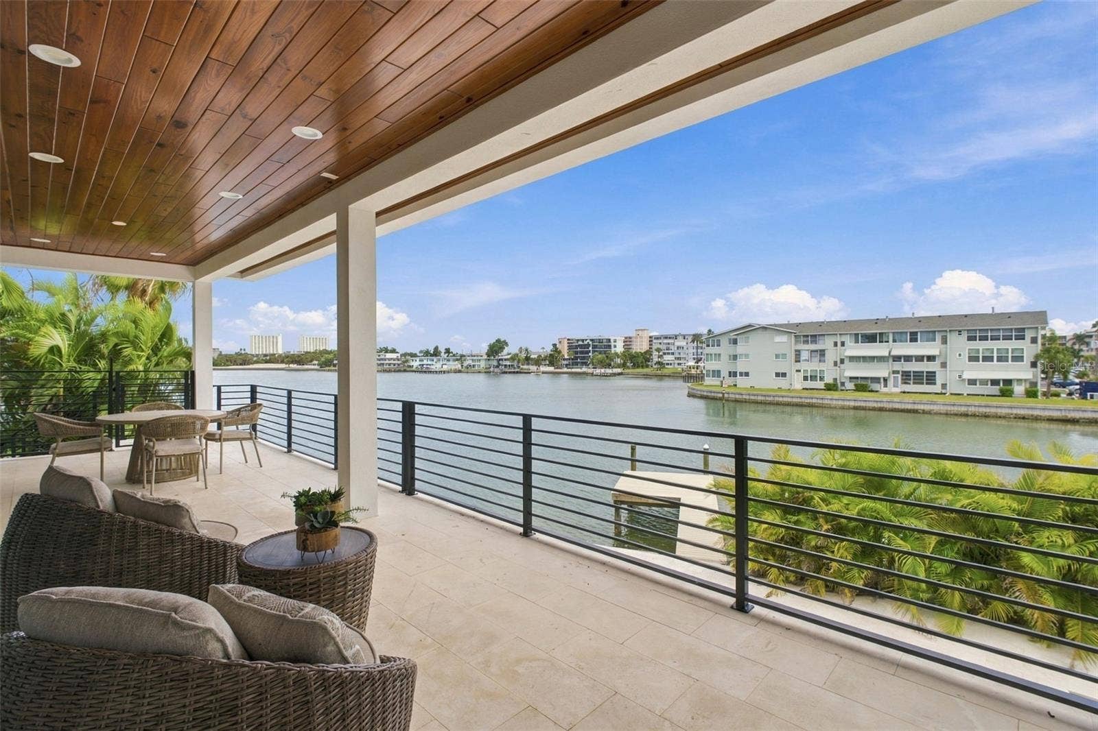 7176 S SHORE DRIVE S, South Pasadena, FL 33707