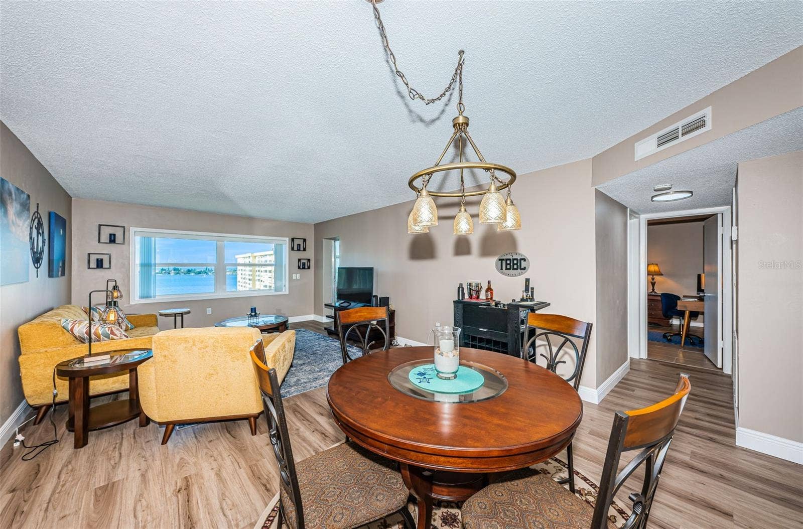 Living / Dining area