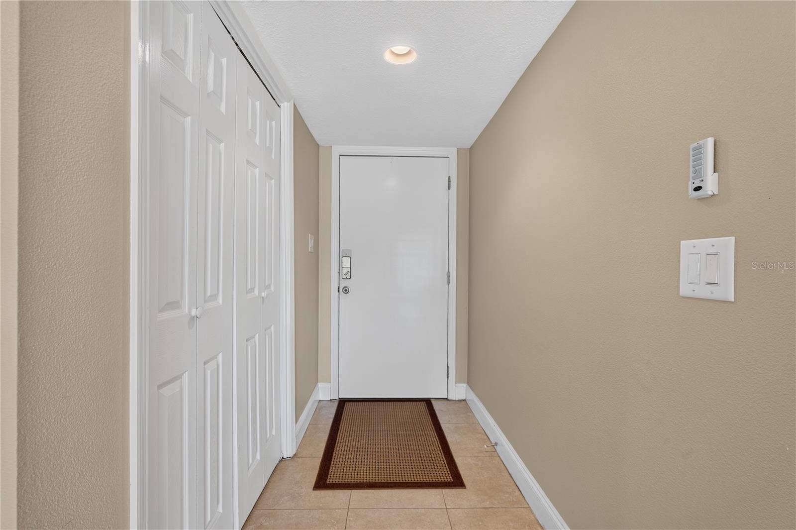 400 LARBOARD WAY, #106, Clearwater, FL 33767 Inside Entry hall