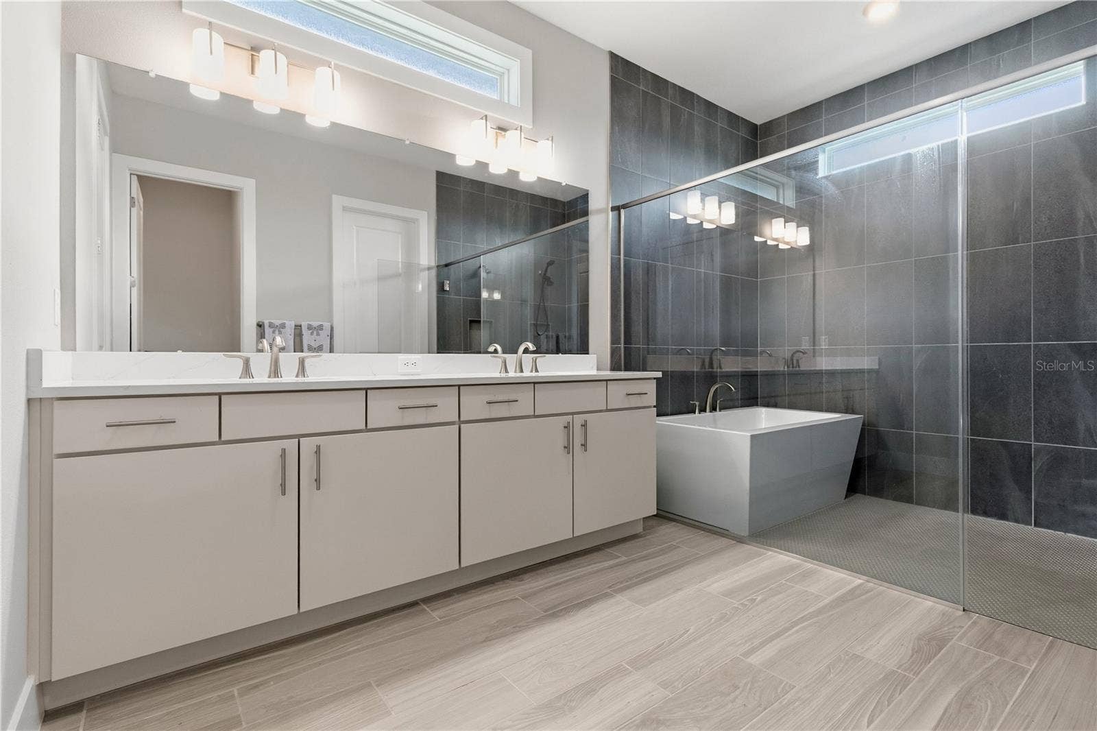 10770 TORCHWOOD SEA WAY, San Antonio, FL 33576 Primary Bathroom
