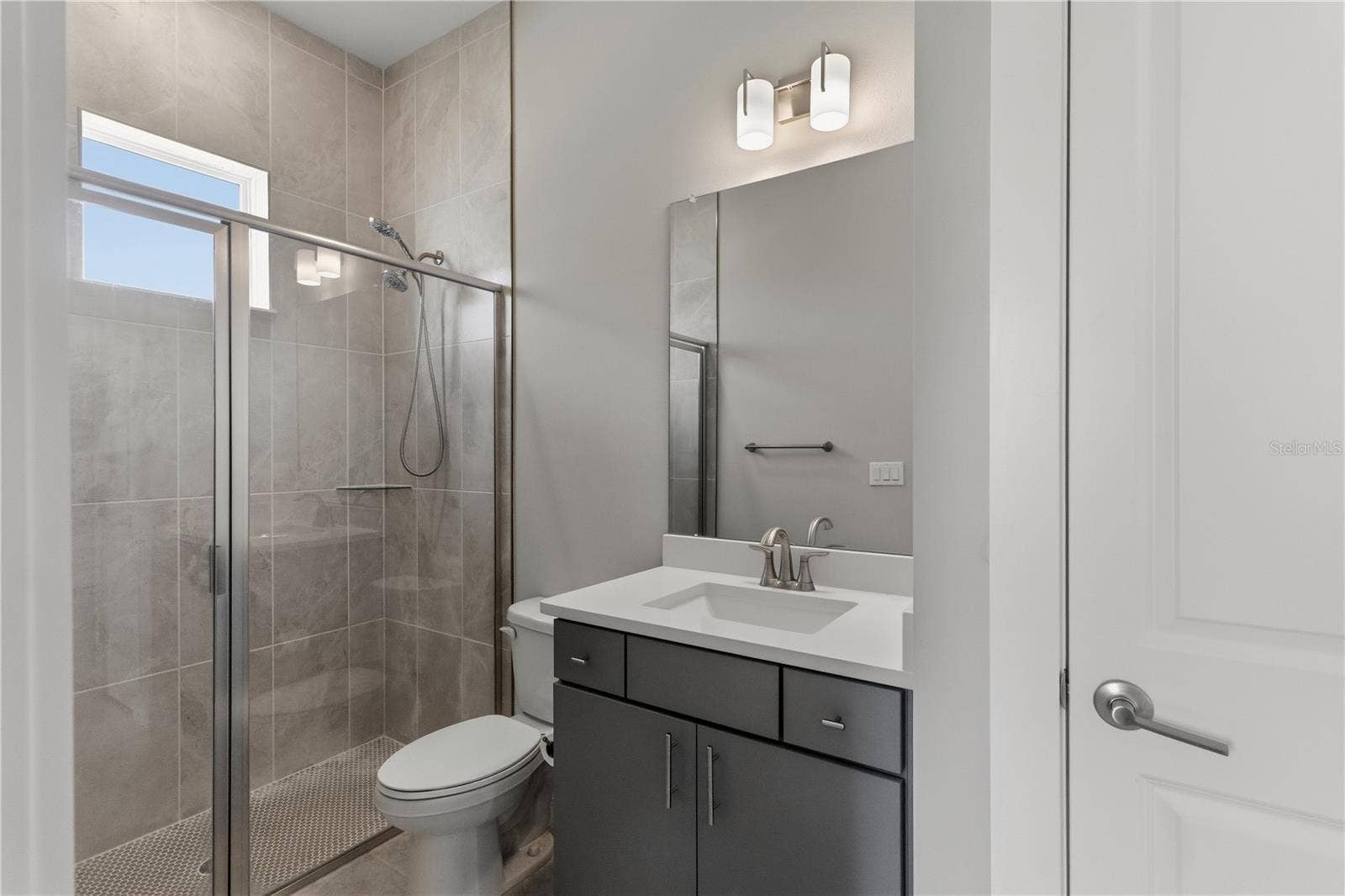 10770 TORCHWOOD SEA WAY, San Antonio, FL 33576 In law suite bathroom