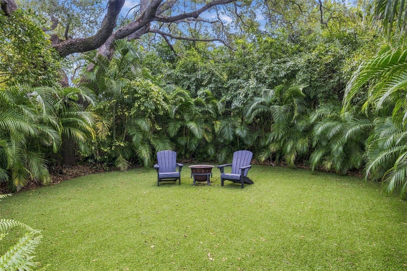 2703 W PRICE AVENUE, Tampa, FL 33611