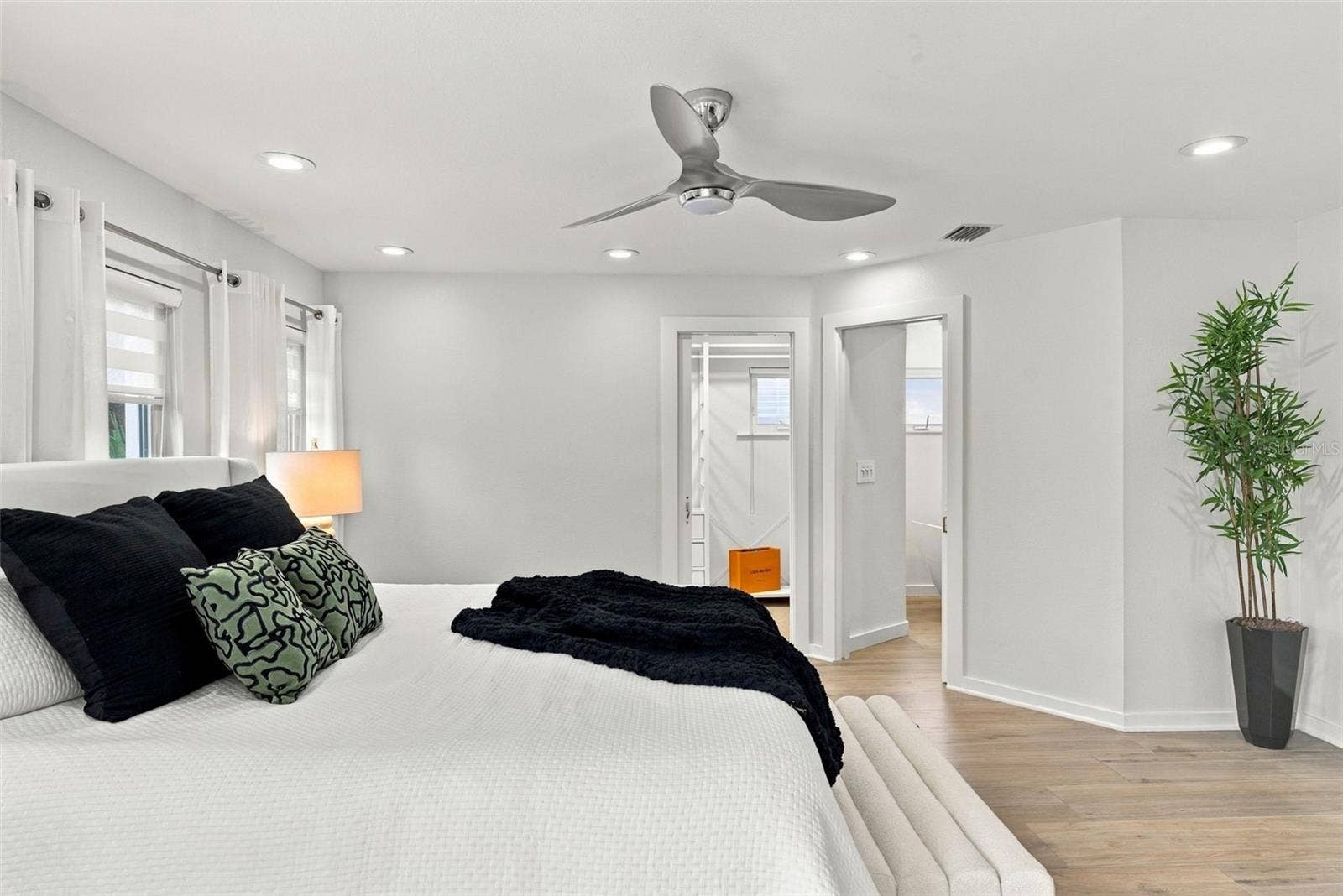 2703 W PRICE AVENUE, Tampa, FL 33611