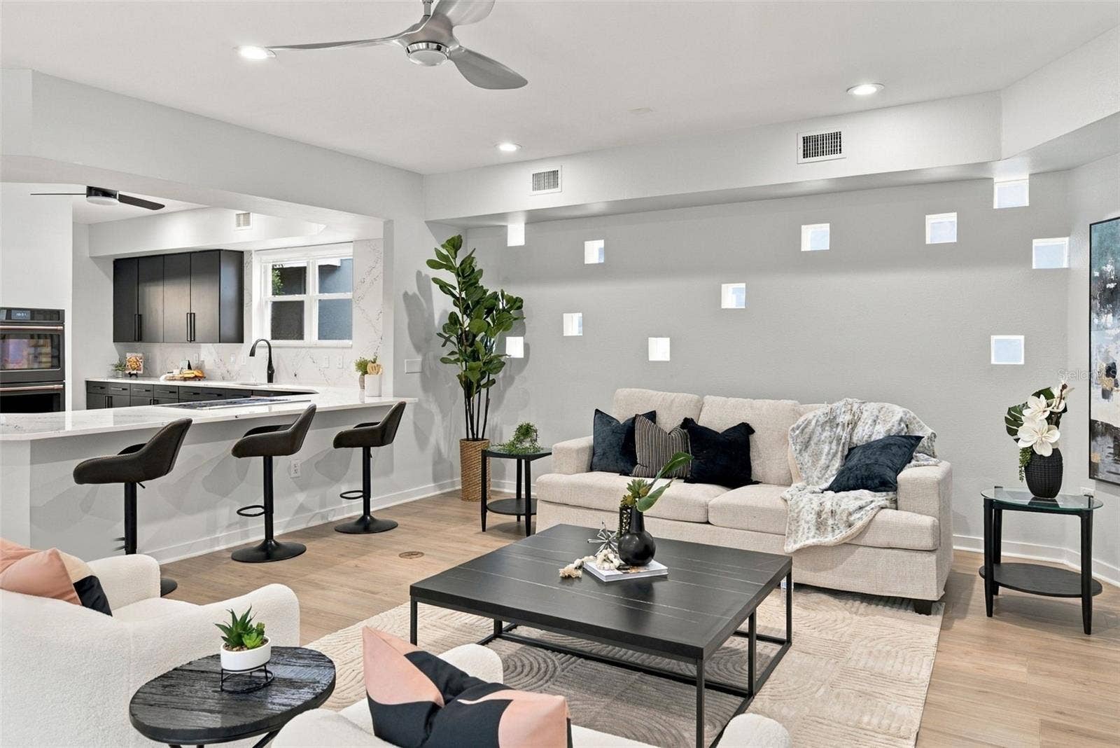 2703 W PRICE AVENUE, Tampa, FL 33611